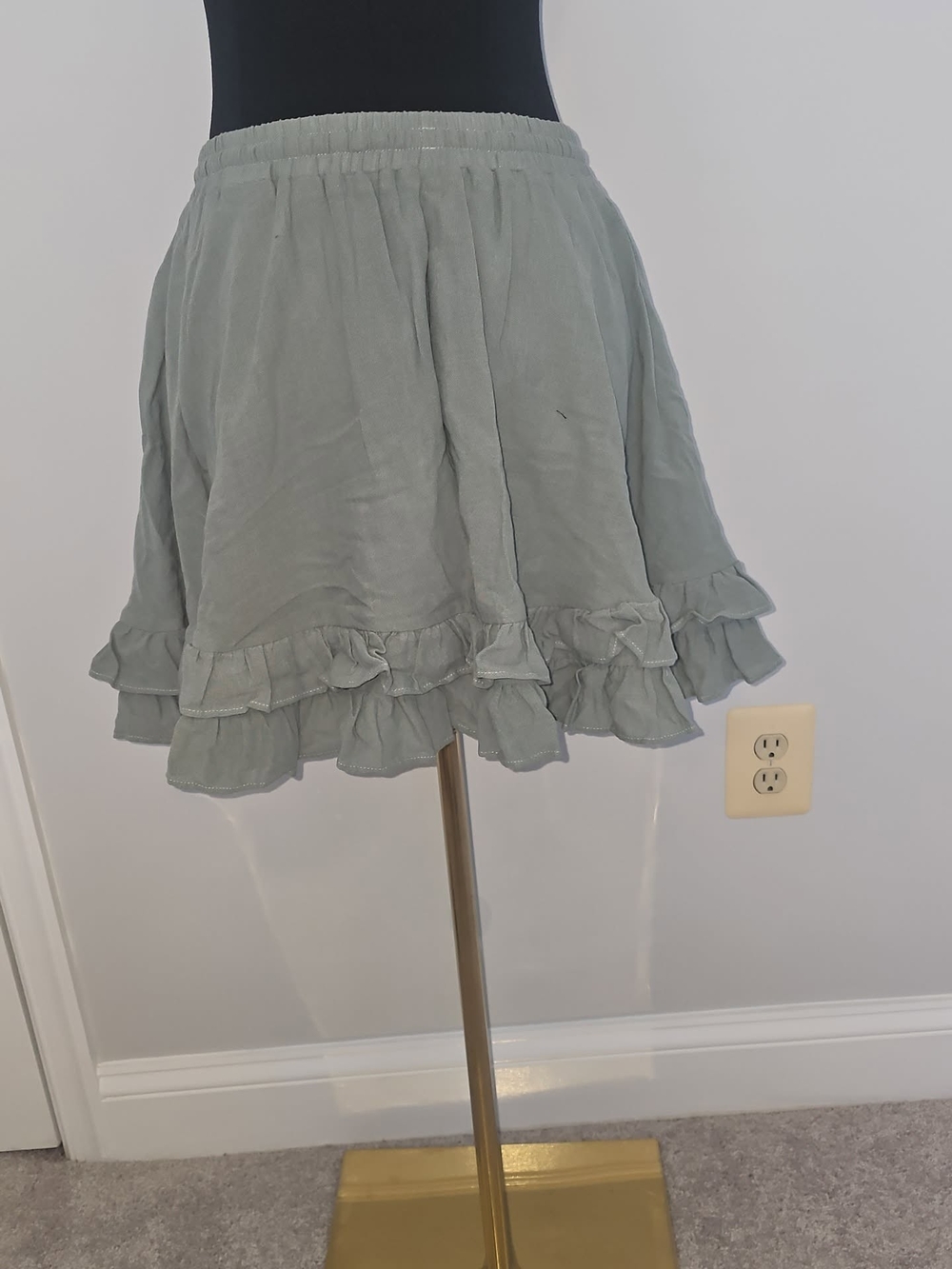 H&M Sage Green Ruffle Drawstring Mini Skirt - Picture 2 of 4